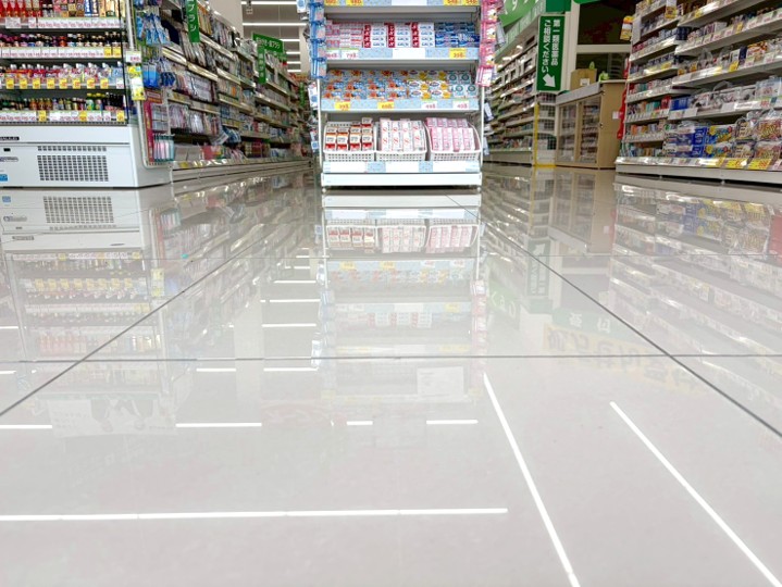 店舗内の防滑工事 AFTER