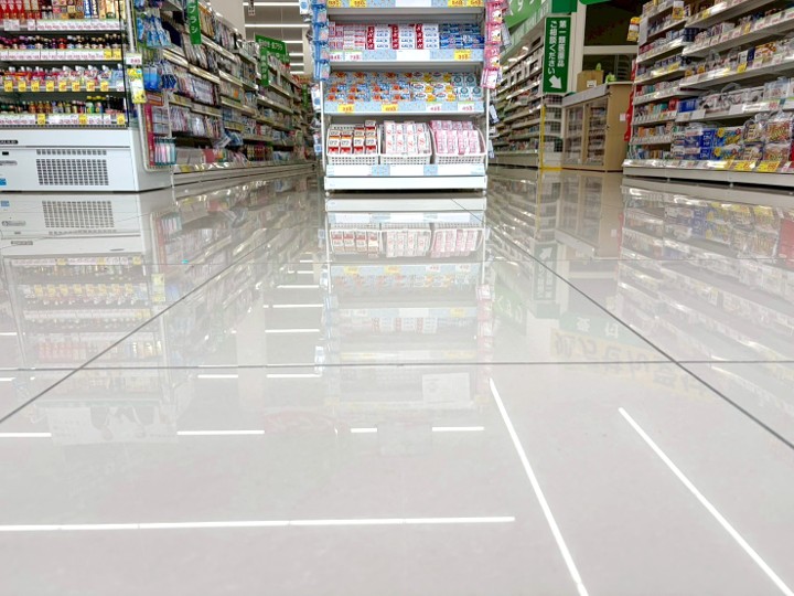 店舗内の防滑工事 BEFORE