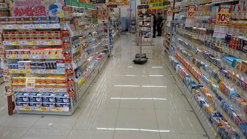 店内 滑り止め施工 ドラッグストア