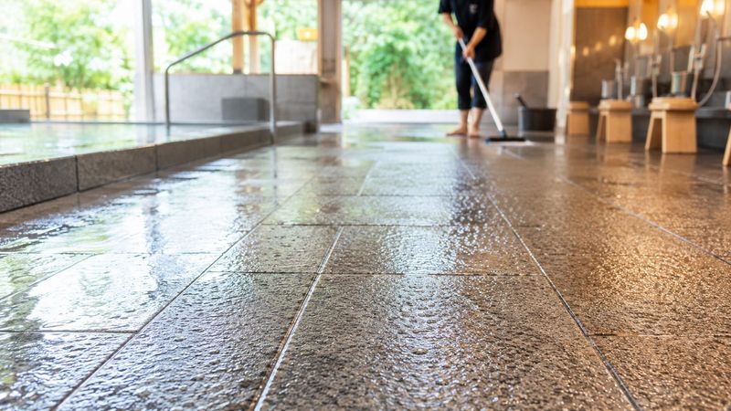 滑り止め施工の効果はいつまで続く？持続期間とメンテナンス