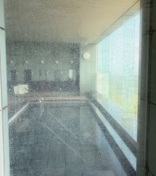 鏡の水垢除去施工前 温浴施設